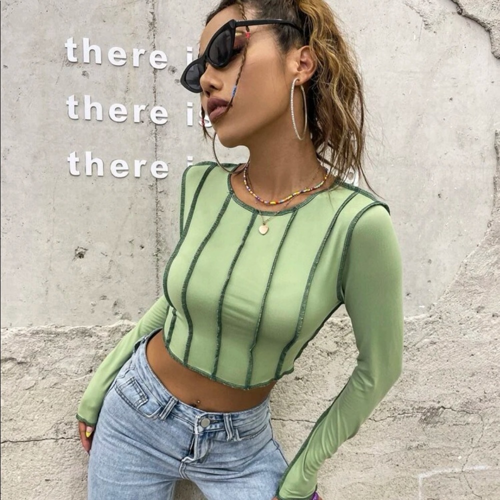 Contrast topstitching crop long sleeve tee. Size 2.